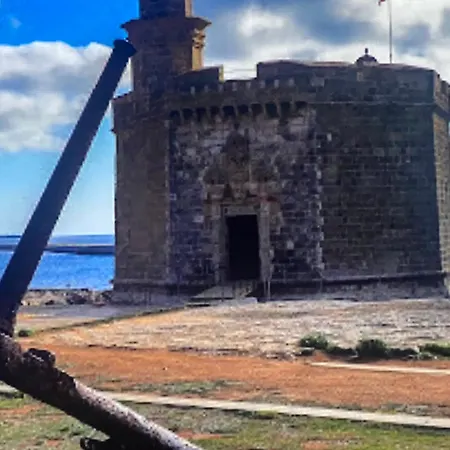 Casa Farola Cala'N Blanes (Menorca)